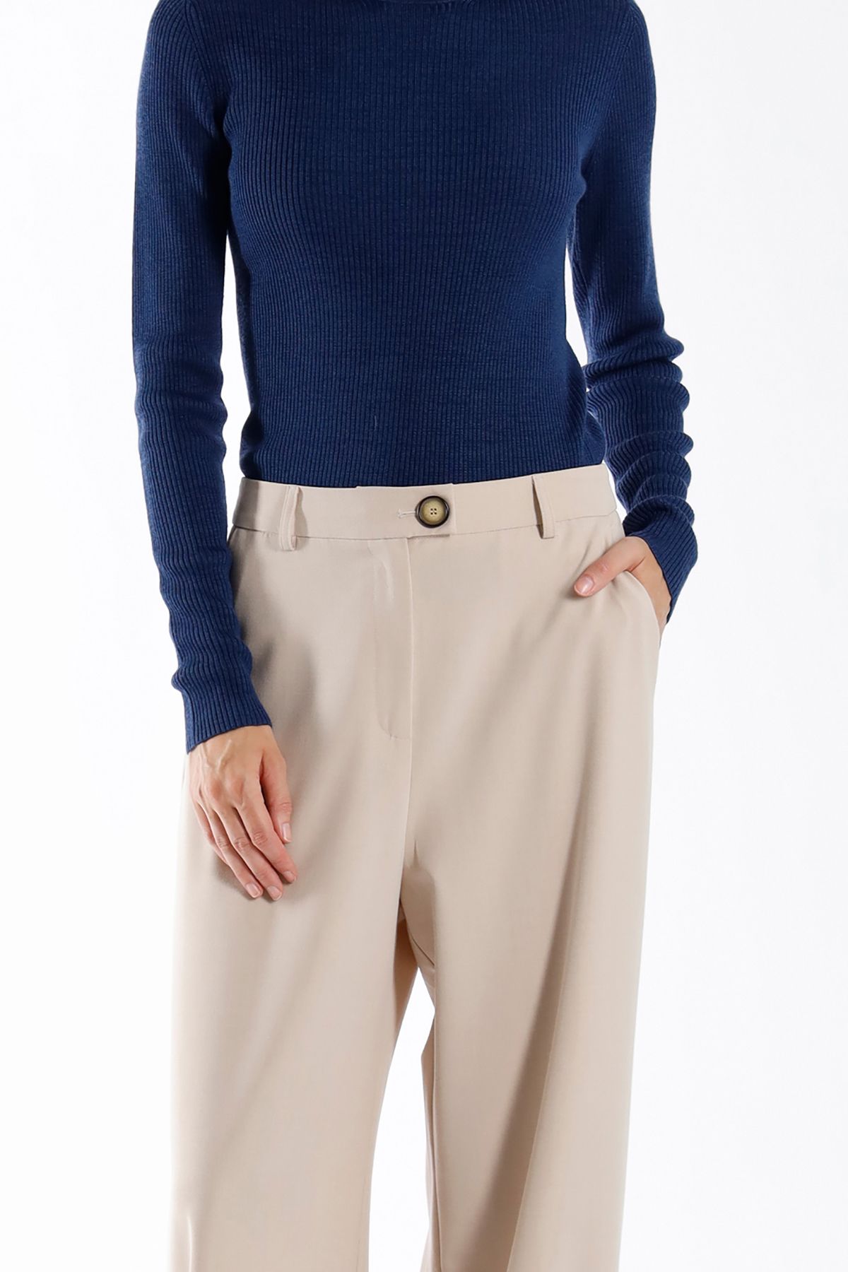 trousers Laroche